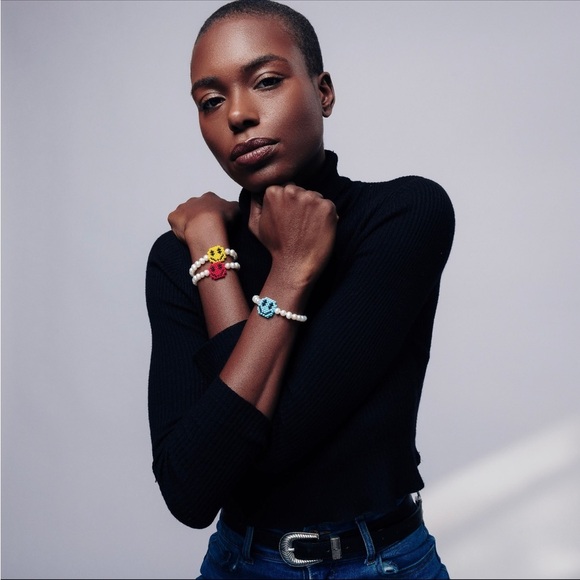 Unisex 7” Pearl “Spread Positivity” Blue Beaded Smiley Harry Styles Bracelet - Picture 3 of 5